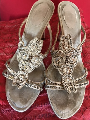 Splendidi sandali con tacco