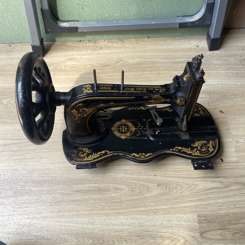 Antique singer 12k hand crank - antique,