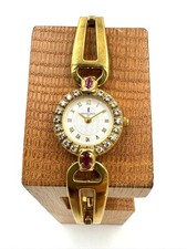 As is a women's Roberta di