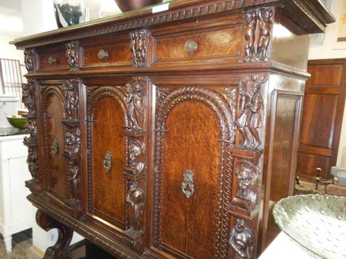 Credenza stile rinascimentale