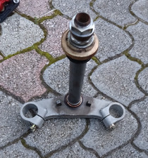 PIASTRA INFERIORE FORCELLA