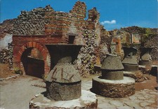 POMPEI - FORNO E MACINE DI UN
