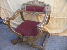 POLTRONCINA LEGNO DORATA CON MASCHERONI INTAGLIATI - ANTICA FINE '800 EMILIA 