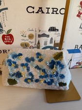 Pochette con perline bianche