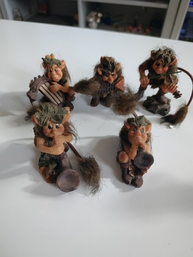 Troll elfi con strumenti - 5,