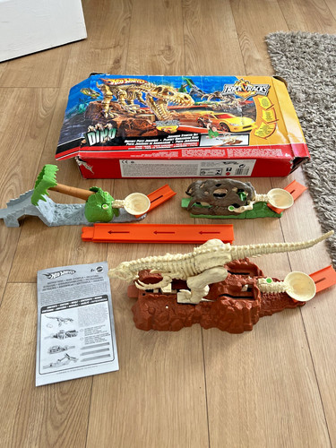 Hot wheels jurassic - wheels, starter