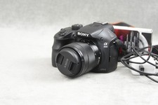 Corpo Sony a3000 con obiettivo