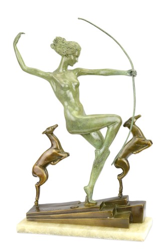 Una scultura bronzo - una,