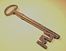 ANTICA GRANDE CHIAVE FORGIATA