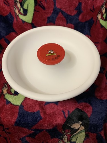 Pringles snack sharing - snack,