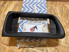 Cornice paraurti SX *ORIGINALE* NISSAN Patrol Y61 cod. 85833-VB300