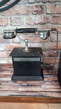 Vecchio telefono antico delle