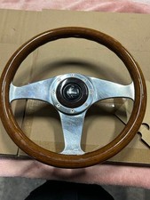 Volante MOMO a 3 razze in