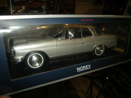 Norev mercedes benz 250 - 1:18,