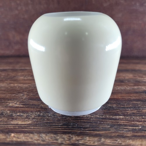 Smooth fat pot falcon - falcon, pipe