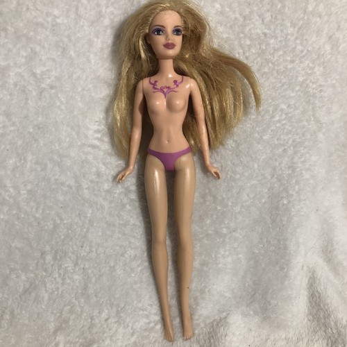 Barbie bambola 2007 - , ali