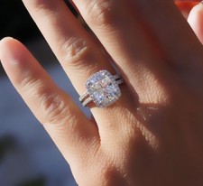 Set di anelli da sposa Halo in