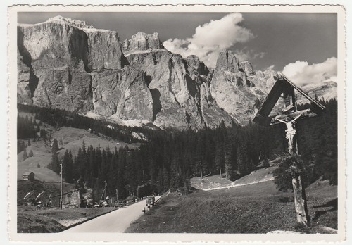 Strada del passo sella col - di,
