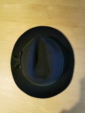 Cappello vintage da uomo nero con cordoncino verde
