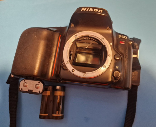 Nikon f50 solo corpo non - nikon,