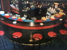 banco bar usato,retrobanco,+/- 10 m,da rivestire, sgabelli, barra appoggiapiedi.