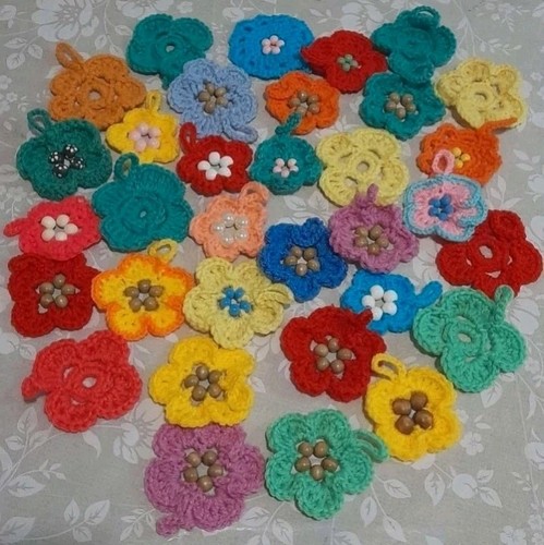 Fiori colorati fatti mano - a,