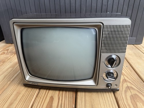 Vintage 1982 quasar - 1982, tv