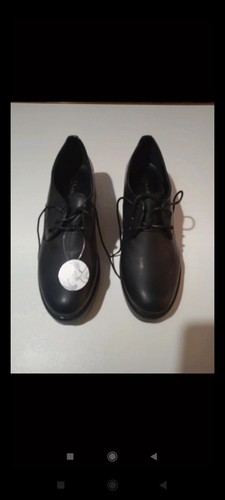 Scarpe basse nere con - , lacci