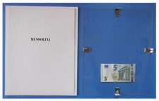 Benito Mussolini scritta nera