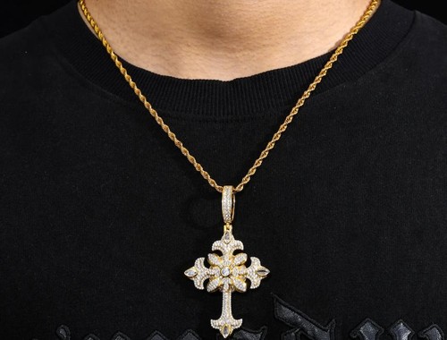 Collana con ciondolo croce