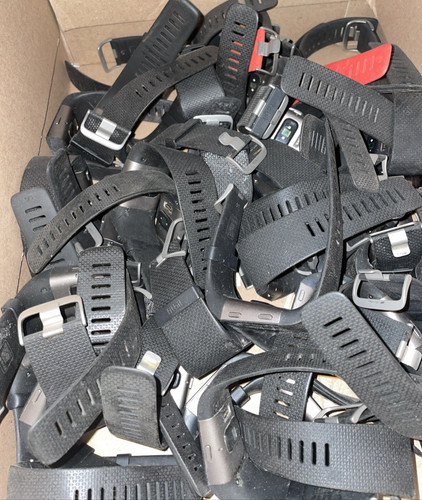 Untested lot 50x fitbit - untested,
