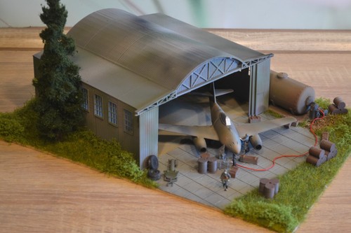 Ww2 hangar aereo soldatini - aereo,