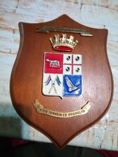 Crest Militare Legno È