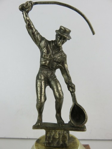 Vecchio trofeo metallo - vecchio,