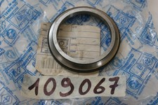 Lower bearing seat fork