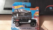 HOT WHEELS 2020 - '19 CHEVY SILVERADO TRAIL BOSS LT NERO 1/64 CIRCA *NUOVO*