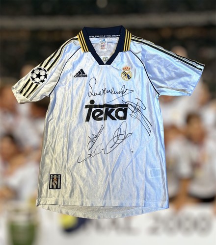 Real madrid legends signed - real,