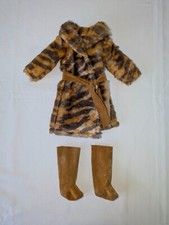 COMPLETINO PELLICCIA + STIVALI PER BAMBOLA VINTAGE STILE ALTA MODA