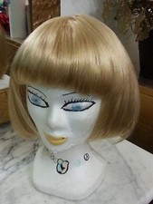 Parrucca caschetto BIONDO  teatro cinema carnevale
