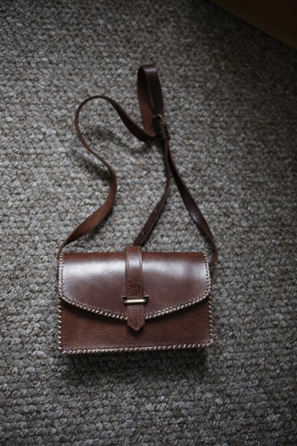 Borsa piccola elegante rigida