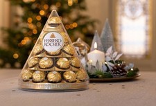 Ferrero Rocher Piramide con 17