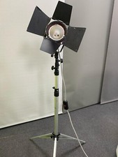 fari da studio Ianiro compreso di treppiedi