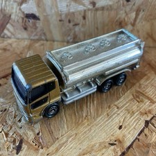 Tomica Nissan Diesel Quon Tank