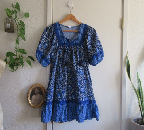 Vecchio abito blu navy