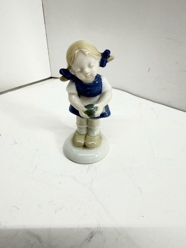 Statuina porcellana - in,