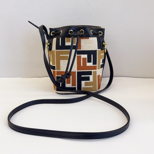 Fendi mon tresor bucket - fendi,