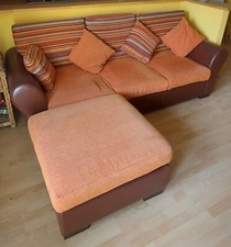 Divano letto 3 posti usato più Pouf con contenitore