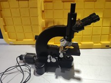 Microscopio trinoculare Leitz