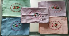 Set 5 tovagliette ricamate PURO LINO 100 x 57 di diversi colori