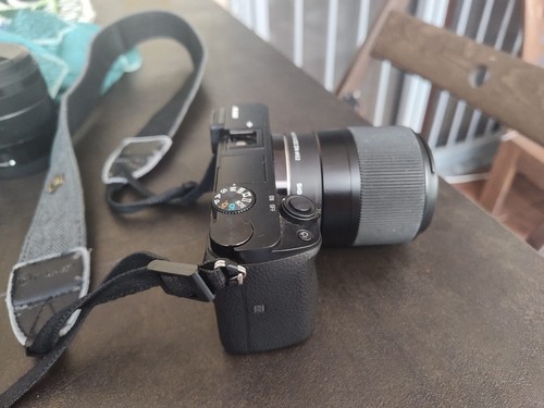 Sony alpha 6000 - 6000, +